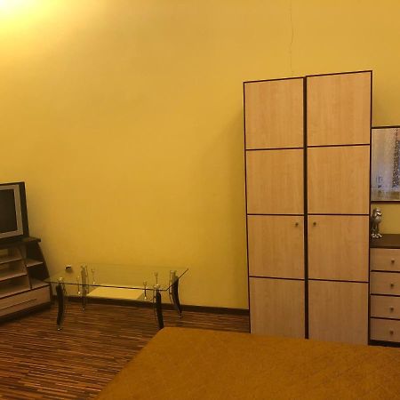 Комната На Базарной 敖德萨 外观 照片