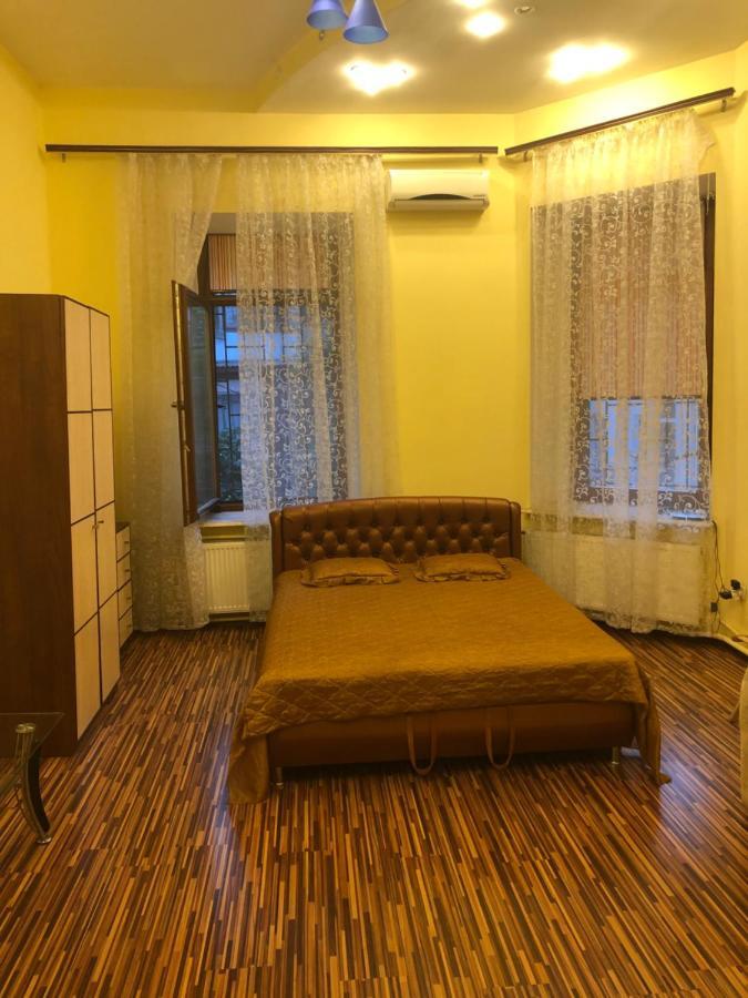 Комната На Базарной 敖德萨 外观 照片